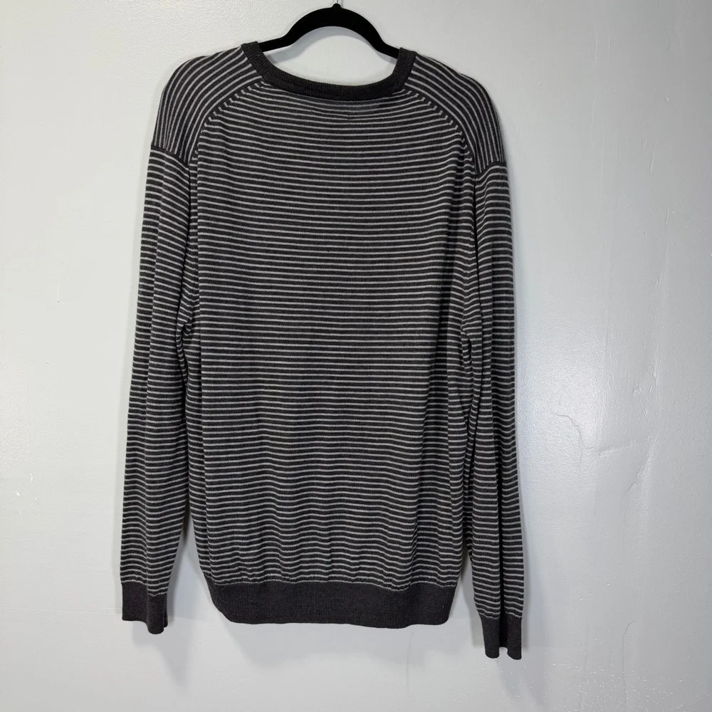 Club‎ Room Black and Gray Merino Wool Blend Striped V-Neck Sweater Size XL